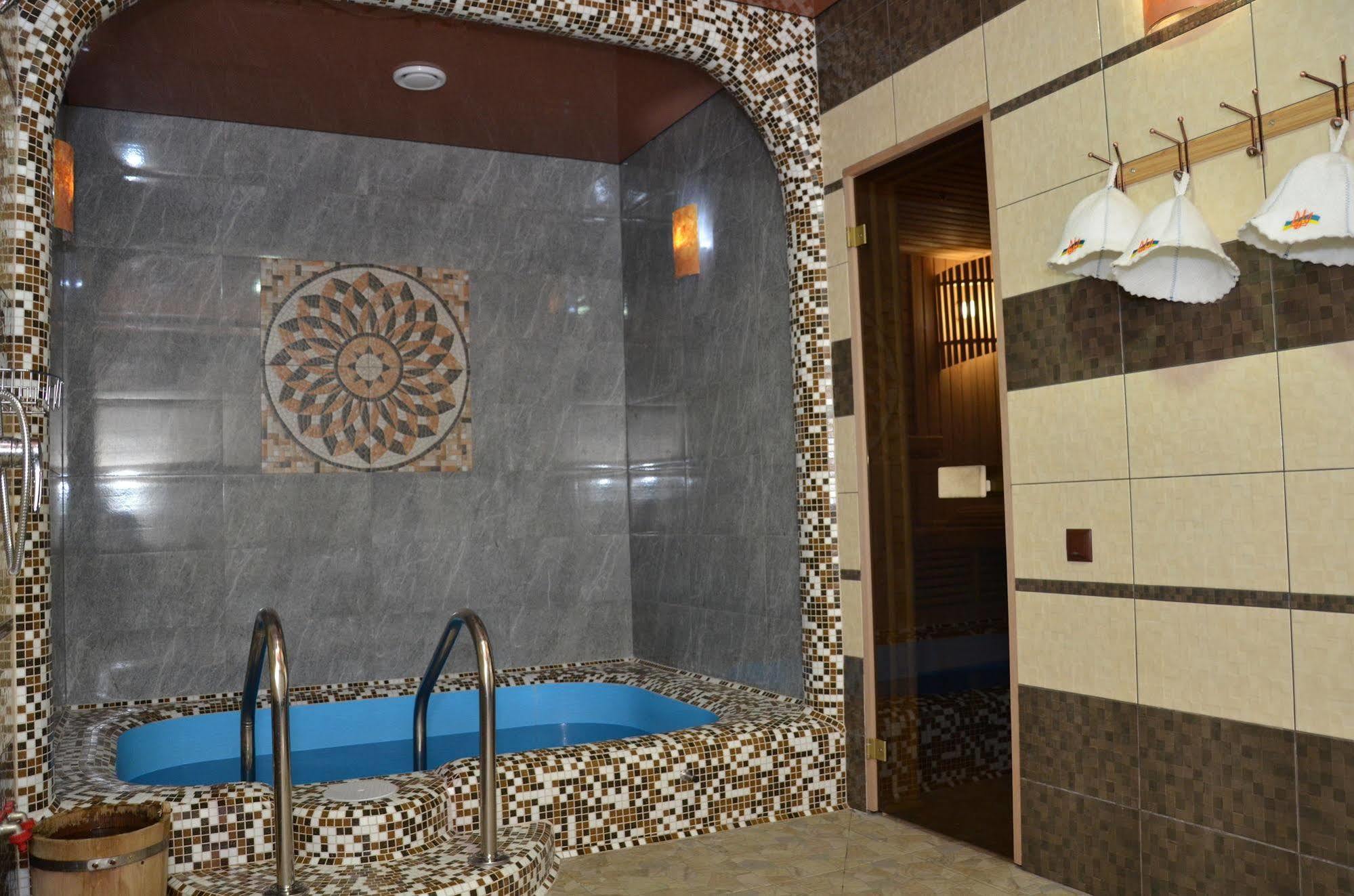 Hotel Fortuna ลวีฟ ภายนอก รูปภาพ